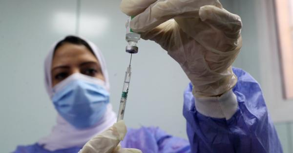 به گزارش خبرنگاران به نقل از ایسنا رئیس اداره بیماری های قابل پیشگیری با واکسن وزارت بهداشت ایران، شرایط تزریق دوز سوم واکسن کرونا به افراد بالای 40 سال را اظهار داشت.